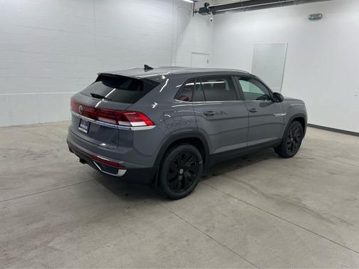 pure gray 2026 Volkswagen Atlas Cross Sport 2.0T SE w/Technology 4MOTION