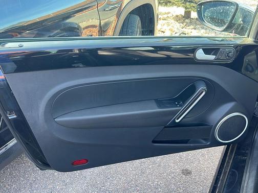 Deep Black Pearl Metallic 2013 Volkswagen Beetle 2.0T Fender Edition