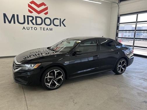Deep Black Pearl 2021 Volkswagen Passat 2.0T R-Line