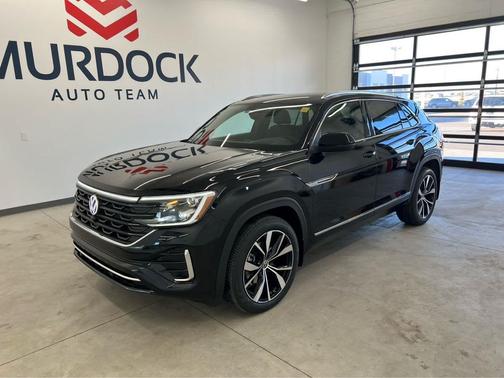 deep black pearl 2026 Volkswagen Atlas Cross Sport 2.0T SEL Premium