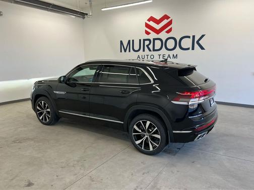 deep black pearl 2026 Volkswagen Atlas Cross Sport 2.0T SEL Premium