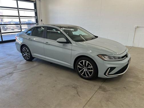 Monument Gray 2025 Volkswagen Jetta 1.5T SE