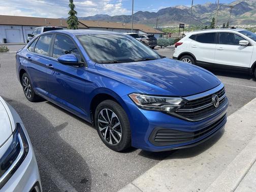 Rising Blue Metallic 2022 Volkswagen Jetta 1.5T S