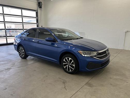 Rising Blue Metallic 2022 Volkswagen Jetta 1.5T S