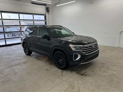 2025 Volkswagen Atlas 2.0T SE w/Technology 4MOTION