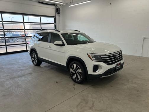 2024 Volkswagen Atlas 2.0T SE w/Technology 4MOTION