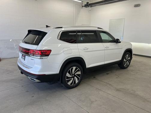 opal white pearl 2026 Volkswagen Atlas 2.0T SEL