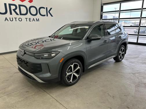 platinum gray metallic 2026 Volkswagen Tiguan 2.0T SE