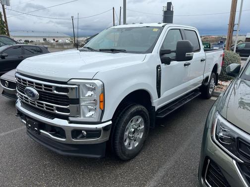 Oxford White 2023 Ford F-250 XLT