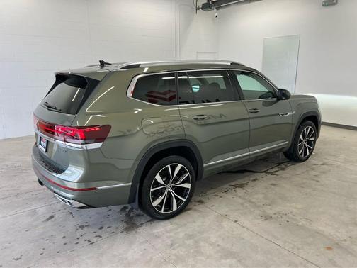 2026 Volkswagen Atlas 2.0T SEL Premium R-Line 4MOTION