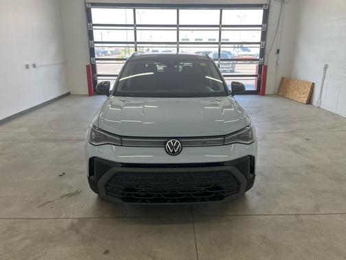 2025 Volkswagen Taos 1.5T SE Black