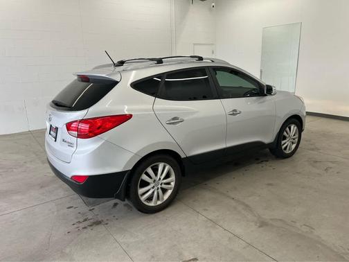 Diamond Silver 2013 Hyundai TUCSON Limited