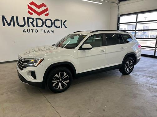 Pure White 2025 Volkswagen Atlas 2.0T SE