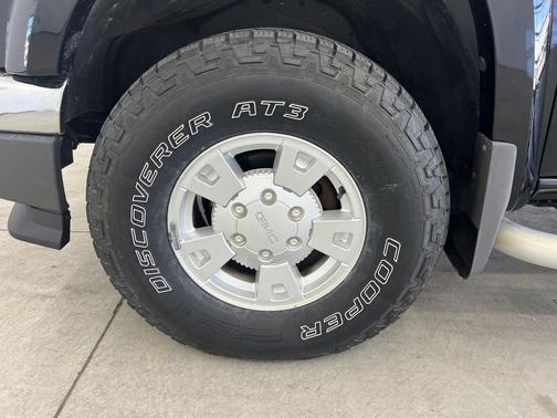 Black Onyx 2005 GMC Canyon SLE