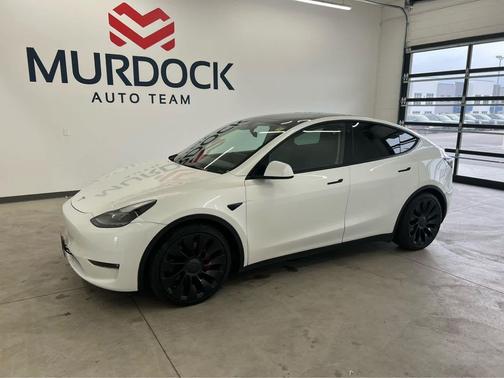 Pearl White Multi-Coat 2022 Tesla Model Y Performance Dual Motor All-Wheel Drive