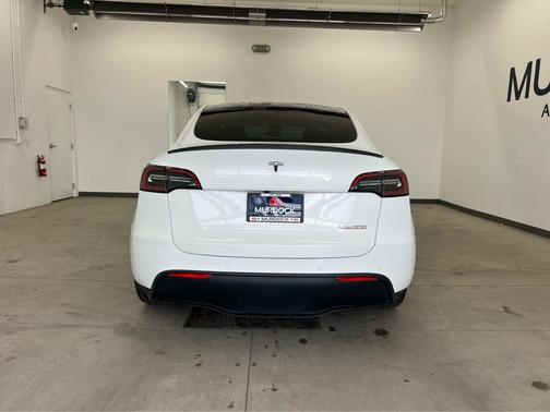 Pearl White Multi-Coat 2022 Tesla Model Y Performance Dual Motor All-Wheel Drive