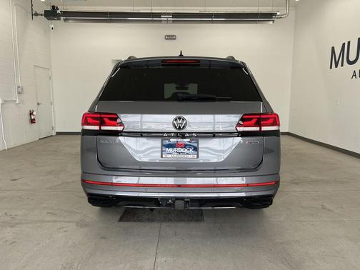 Platinum Gray Metallic 2022 Volkswagen Atlas 3.6L SEL