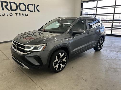 Platinum Gray Metallic 2023 Volkswagen Taos 1.5T SEL
