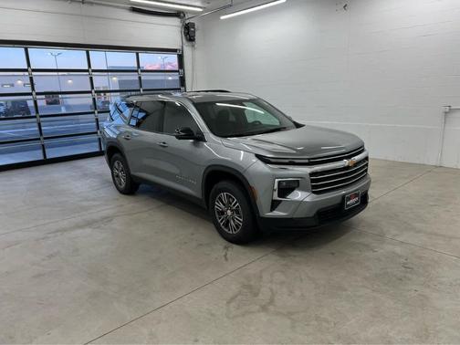 2024 Chevrolet Traverse LT