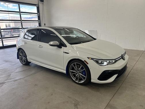 Pure White 2024 Volkswagen Golf R 2.0T DSG