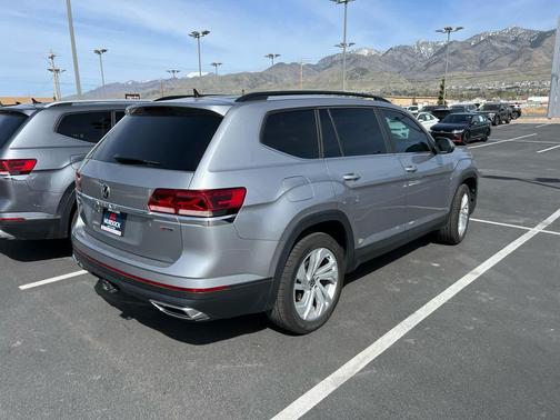 2022 Volkswagen Atlas 3.6L SE w/Technology