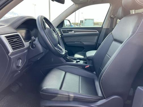 2022 Volkswagen Atlas 3.6L SE w/Technology