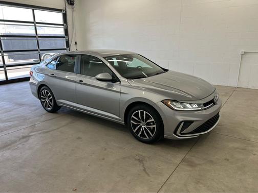 Pyrite Silver Metallic 2025 Volkswagen Jetta 1.5T SE
