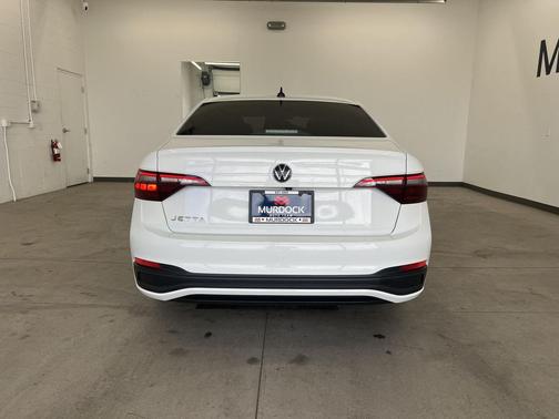 Pure White 2022 Volkswagen Jetta 1.5T Sport