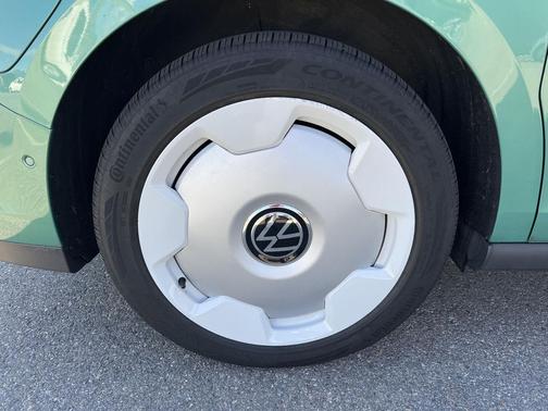 Mahi Green 2025 Volkswagen ID. Buzz 1st Edition with 4MOTION