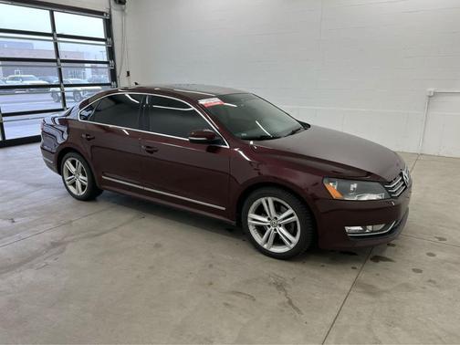 Black 2014 Volkswagen Passat 2.0L TDI DSG SE w/Sunroof