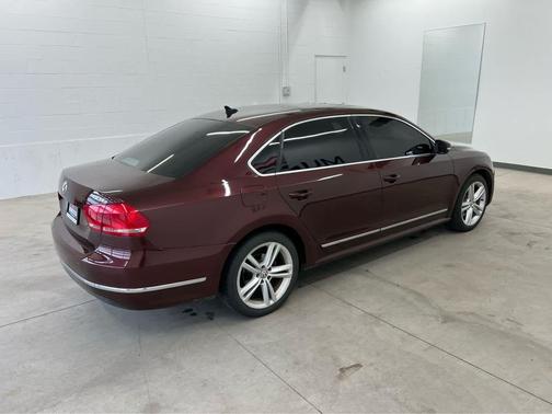 Black 2014 Volkswagen Passat 2.0L TDI DSG SE w/Sunroof