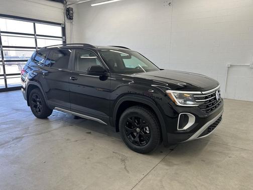 deep black pearl 2026 Volkswagen Atlas Peak Edition