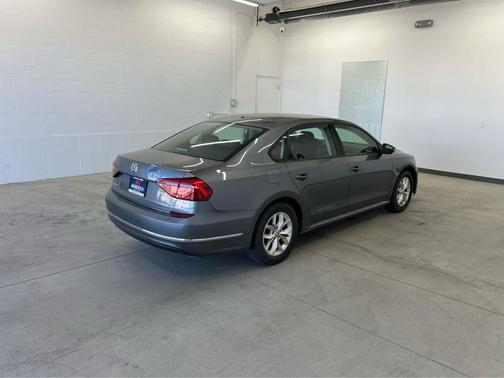 2018 Volkswagen Passat 2.0T S
