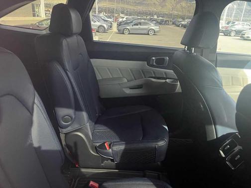 Platinum Graphite 2022 Kia Sorento Plug-In Hybrid SX Prestige