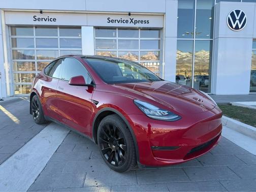 2022 Tesla Model Y Long Range Dual Motor All-Wheel Drive
