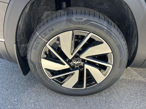 deep black pearl 2026 Volkswagen Atlas 2.0T SEL