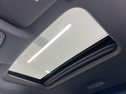 White Frost Tricoat 2024 GMC Sierra 1500 Denali