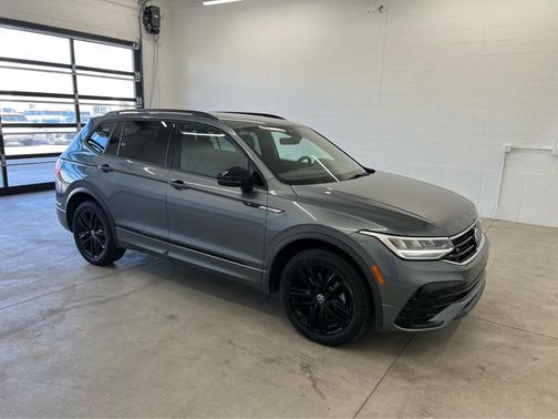 2022 Volkswagen Tiguan 2.0T SE R-Line Black 4MOTION