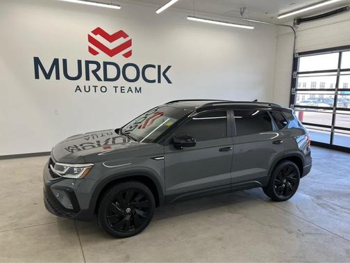 2024 Volkswagen Taos 1.5T SE Black