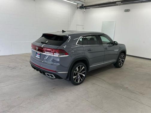 pure gray 2026 Volkswagen Atlas Cross Sport 2.0T SEL Premium