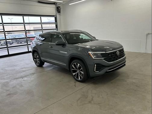 pure gray 2026 Volkswagen Atlas Cross Sport 2.0T SEL Premium