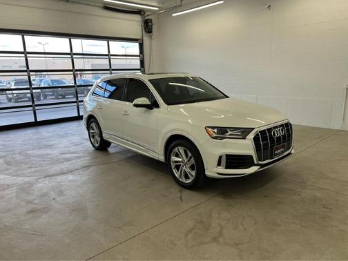 2020 Audi Q7 55 Premium Plus