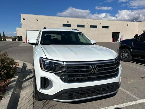 2024 Volkswagen Atlas 2.0T SE w/Technology 4MOTION