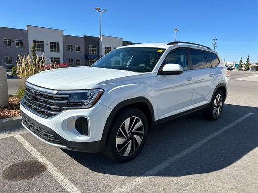2024 Volkswagen Atlas 2.0T SE w/Technology 4MOTION