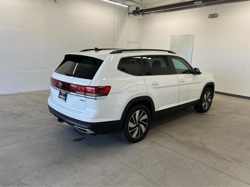 2024 Volkswagen Atlas 2.0T SE w/Technology 4MOTION