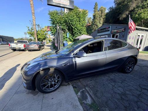 Grey 2018 Tesla Model 3 Long Range