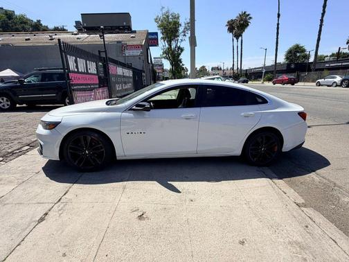 Summit White 2018 Chevrolet Malibu LT