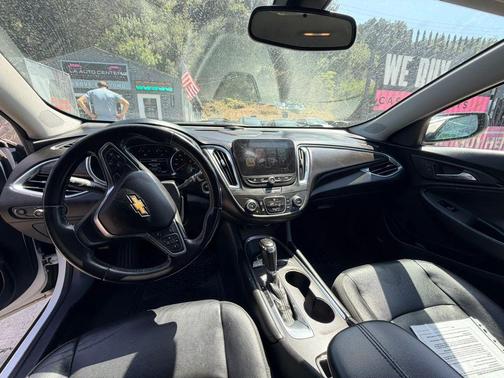 Summit White 2018 Chevrolet Malibu LT