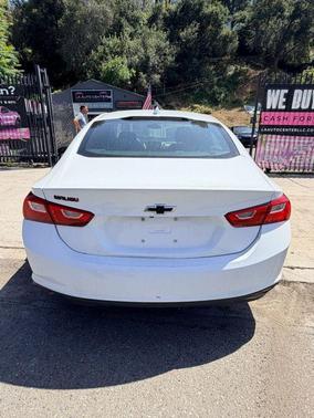 Summit White 2018 Chevrolet Malibu LT