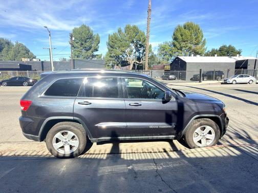Maximum Steel Metallic Clearcoat 2013 Jeep Grand Cherokee Laredo